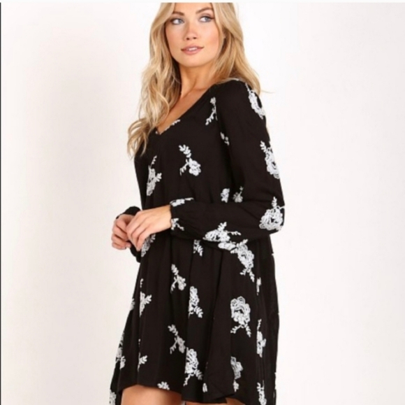 Free People Women's Black White Emroidered Swing Spring Dress - Picture 3 of 7